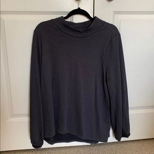 Long sleeve active shirt